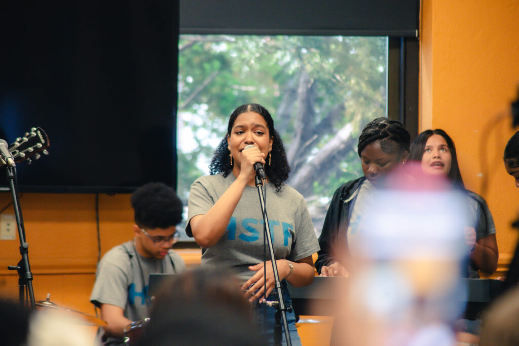 Jovenes en Accion (JEA)